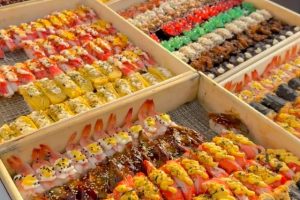 00年不工作创业摆摊卖一元寿司！！